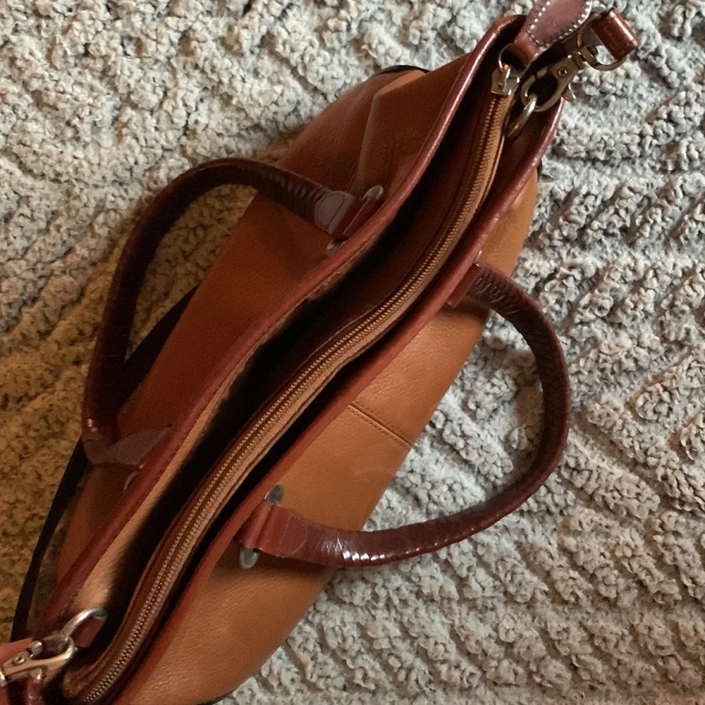 Fossil LEATHER Bag — Beautiful Color!!! - Picture 10 of 13